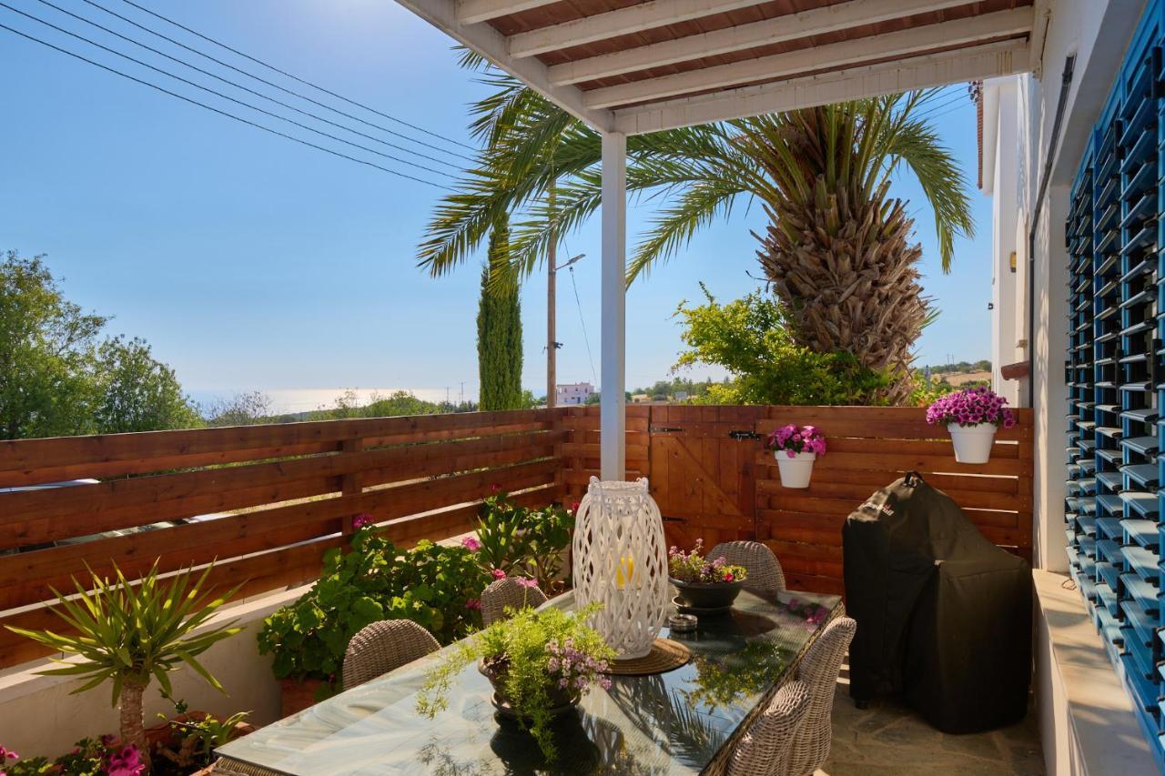 Villanelle Bed & Breakfast Welcomes Dog Lovers Only Tala Extérieur photo