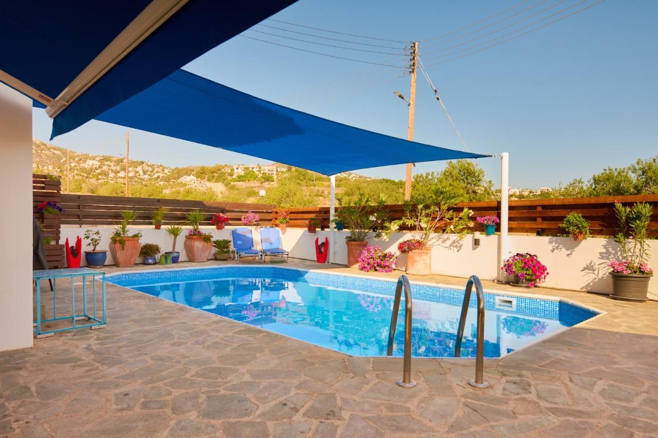 Villanelle Bed & Breakfast Welcomes Dog Lovers Only Tala Extérieur photo