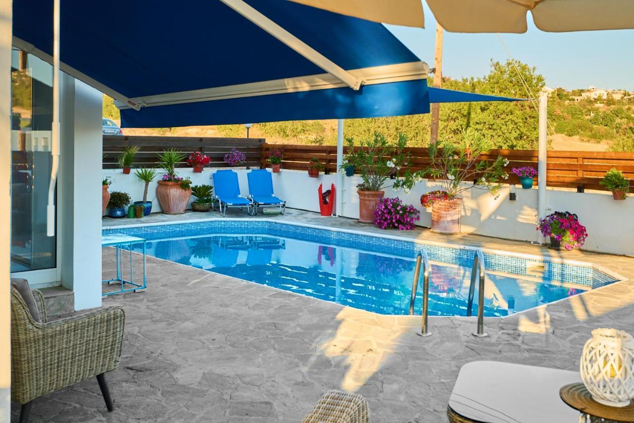 Villanelle Bed & Breakfast Welcomes Dog Lovers Only Tala Extérieur photo