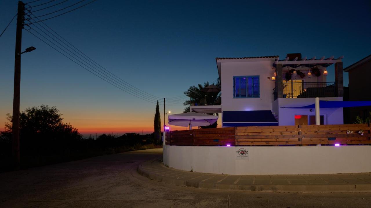 Villanelle Bed & Breakfast Welcomes Dog Lovers Only Tala Extérieur photo