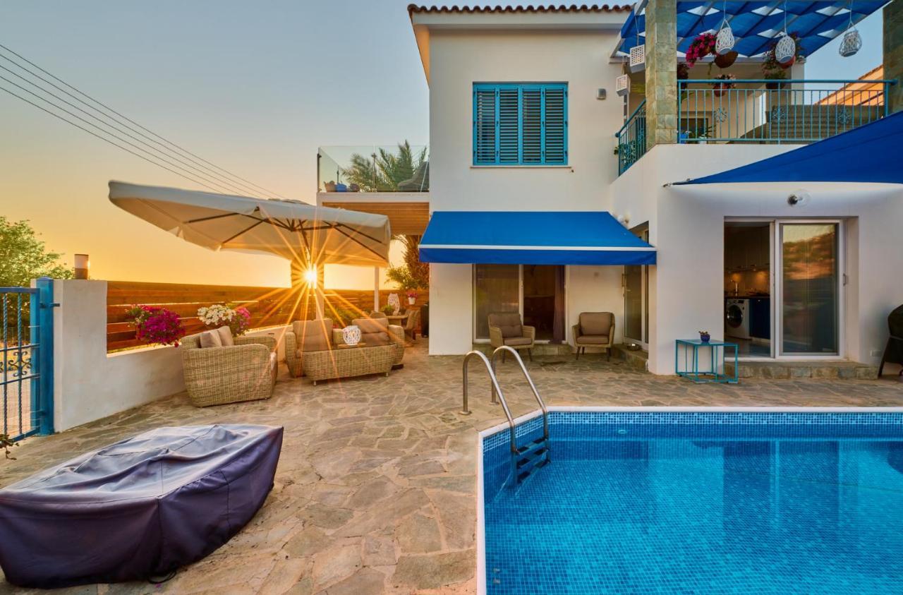 Villanelle Bed & Breakfast Welcomes Dog Lovers Only Tala Extérieur photo