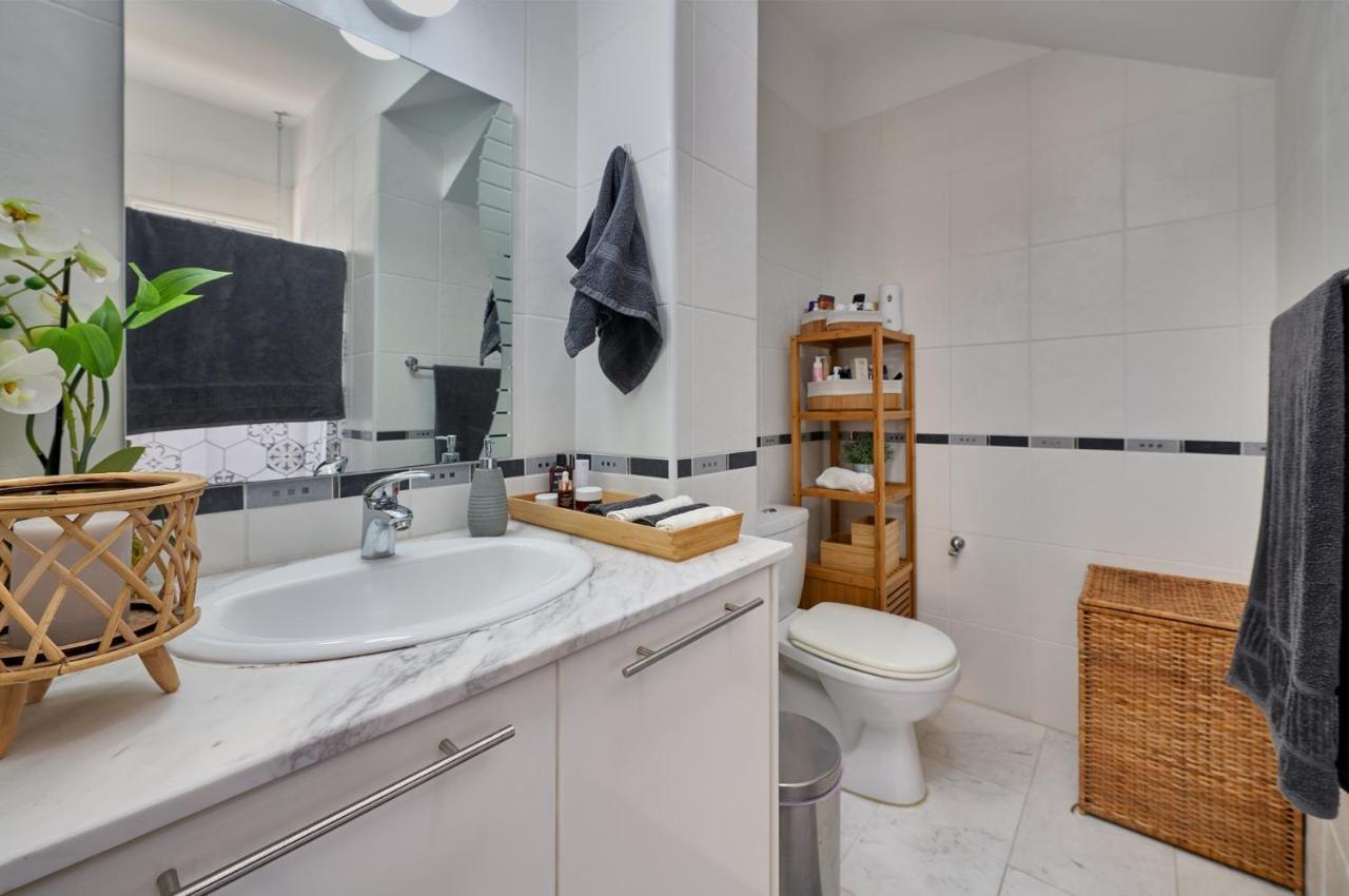 Villanelle Bed & Breakfast Welcomes Dog Lovers Only Tala Extérieur photo