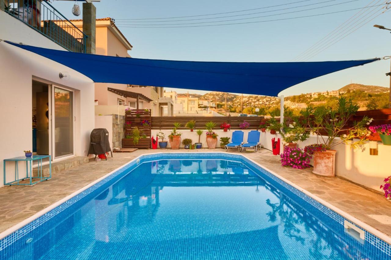 Villanelle Bed & Breakfast Welcomes Dog Lovers Only Tala Extérieur photo