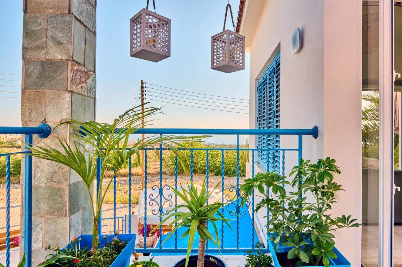 Villanelle Bed & Breakfast Welcomes Dog Lovers Only Tala Extérieur photo