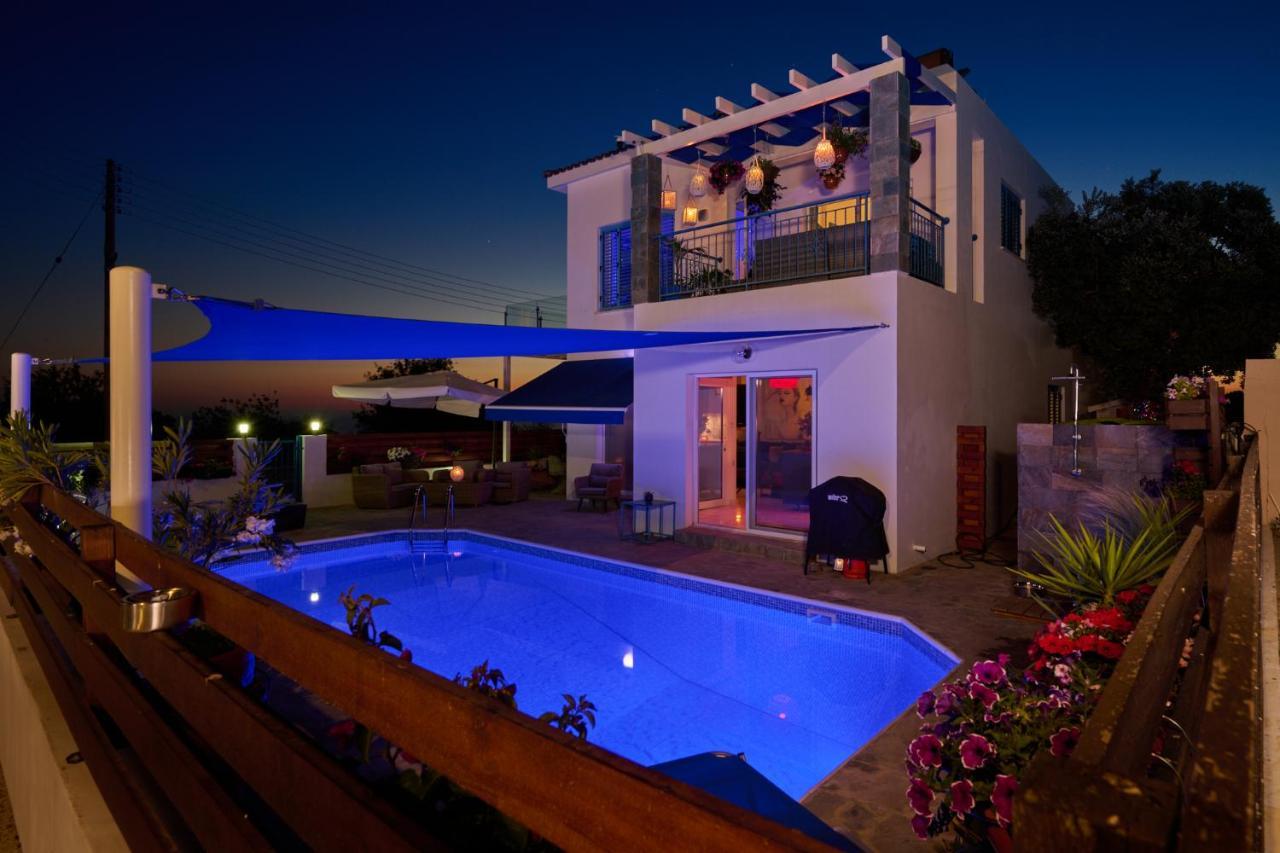 Villanelle Bed & Breakfast Welcomes Dog Lovers Only Tala Extérieur photo