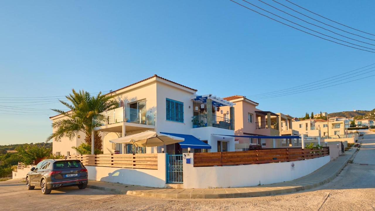 Villanelle Bed & Breakfast Welcomes Dog Lovers Only Tala Extérieur photo