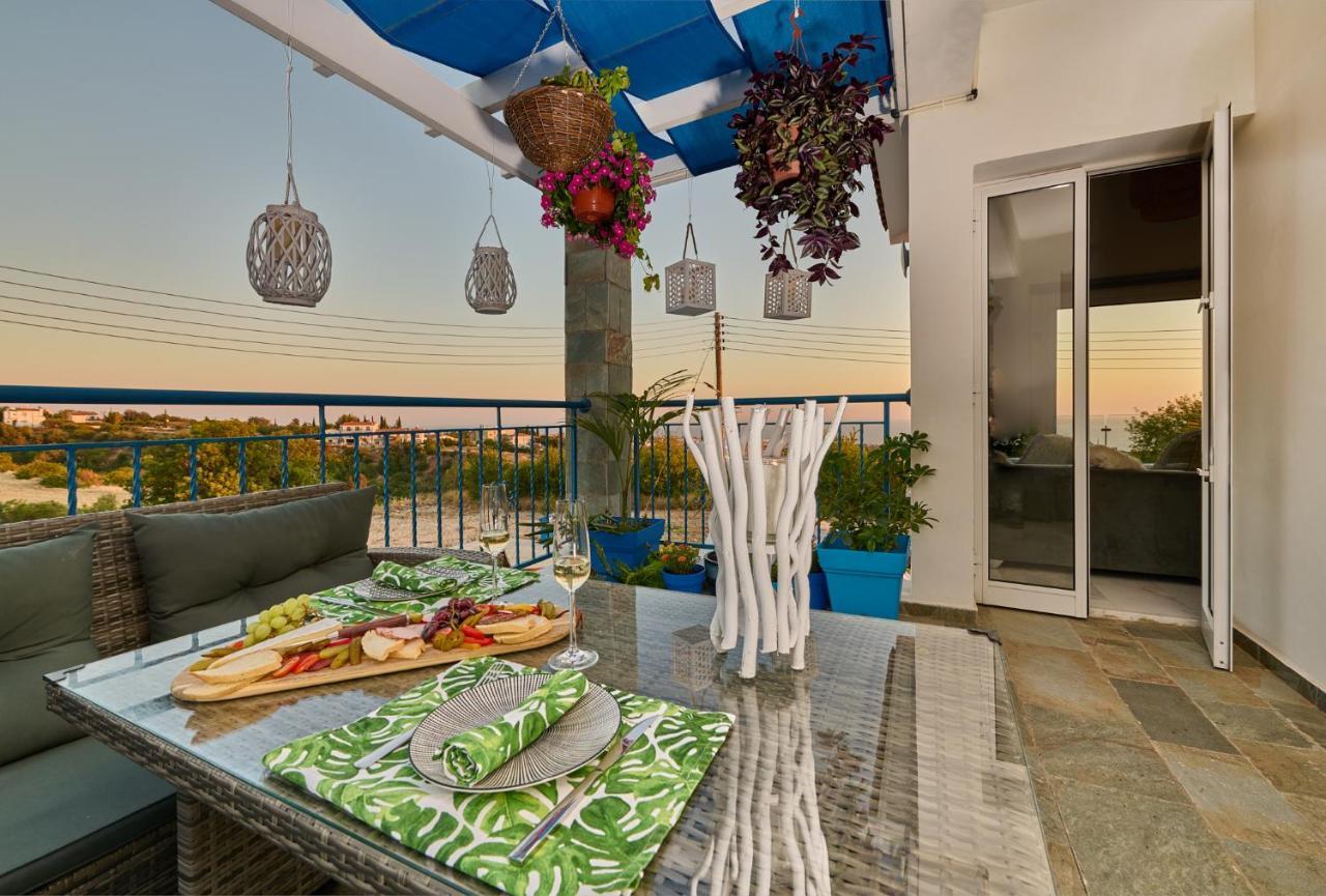 Villanelle Bed & Breakfast Welcomes Dog Lovers Only Tala Extérieur photo