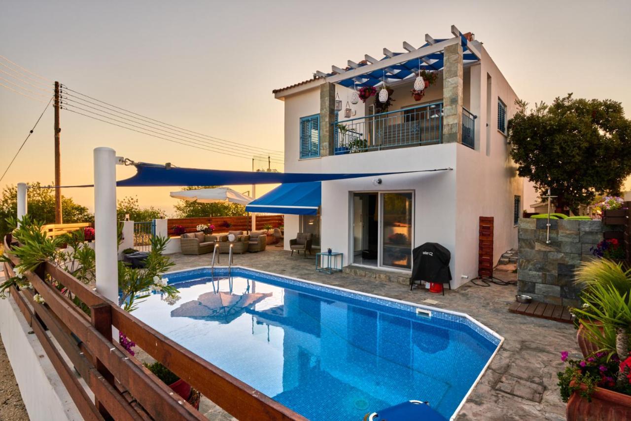Villanelle Bed & Breakfast Welcomes Dog Lovers Only Tala Extérieur photo