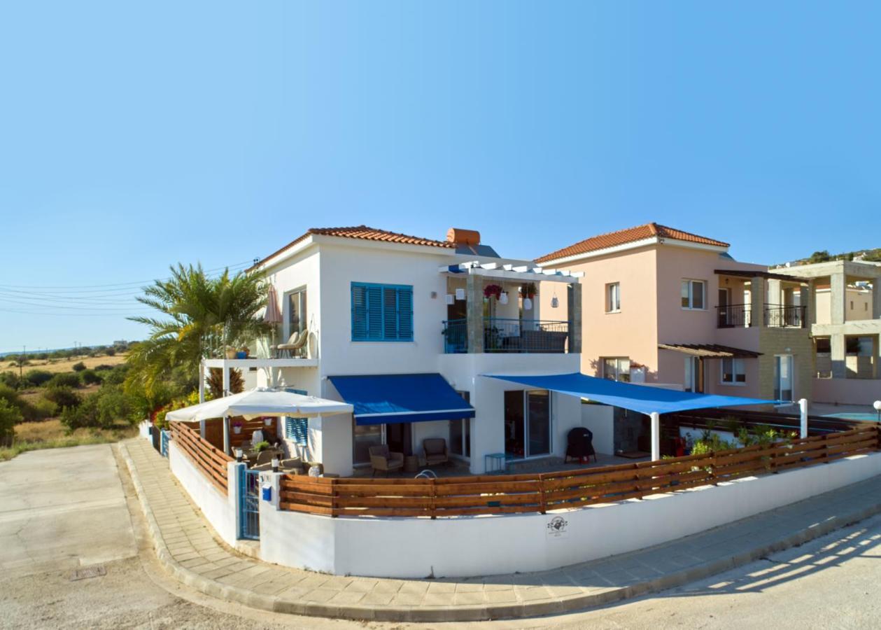 Villanelle Bed & Breakfast Welcomes Dog Lovers Only Tala Extérieur photo